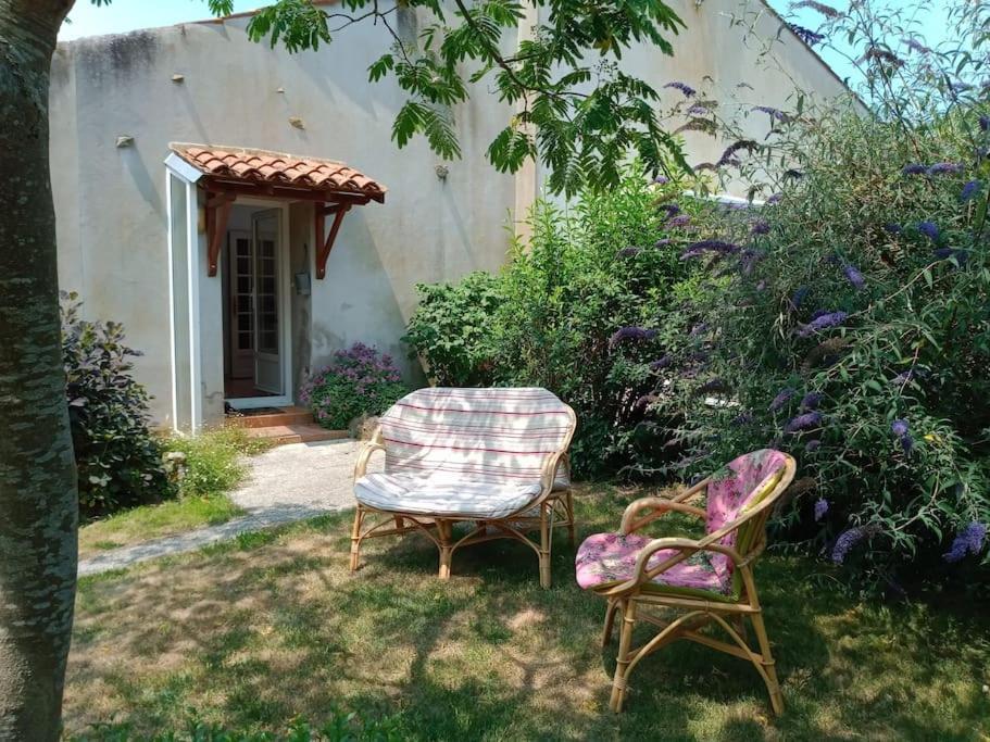 80 M2 Au Calme Et 20 Mn De La Landeronde